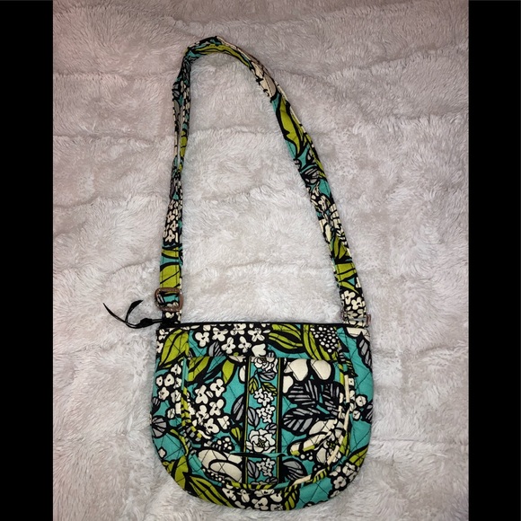 Vera Bradley Handbags - Vera Bradley Lizzy Island Bloom Crossbody